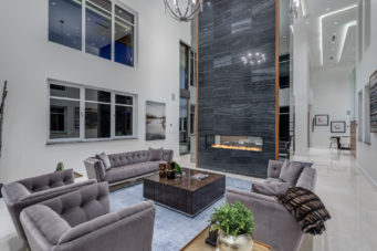 595 King Georges Way